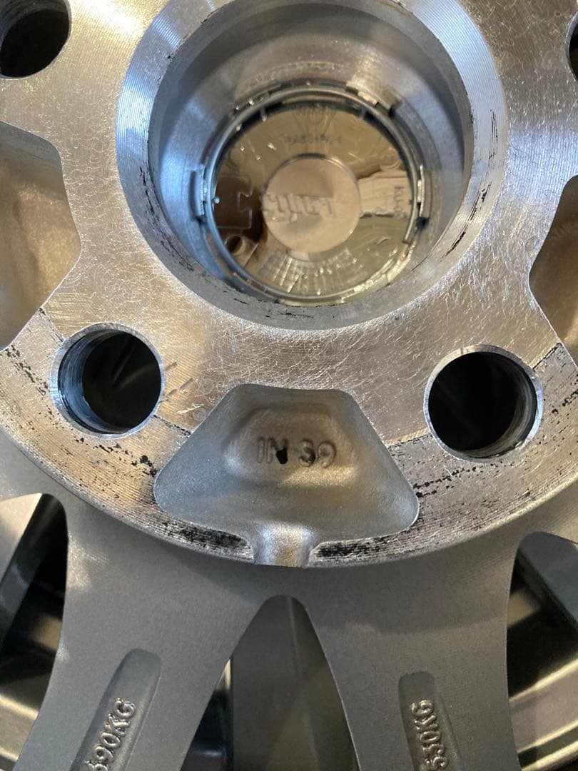 スタッドレスタイヤ　GOOD YEAR 205／60R16 92Q 16インチ