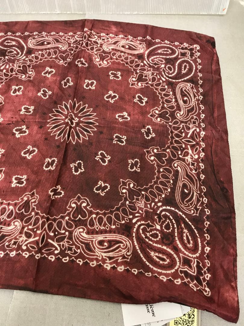 未使用品　GOLDEN  シルク100%スカーフ　K931