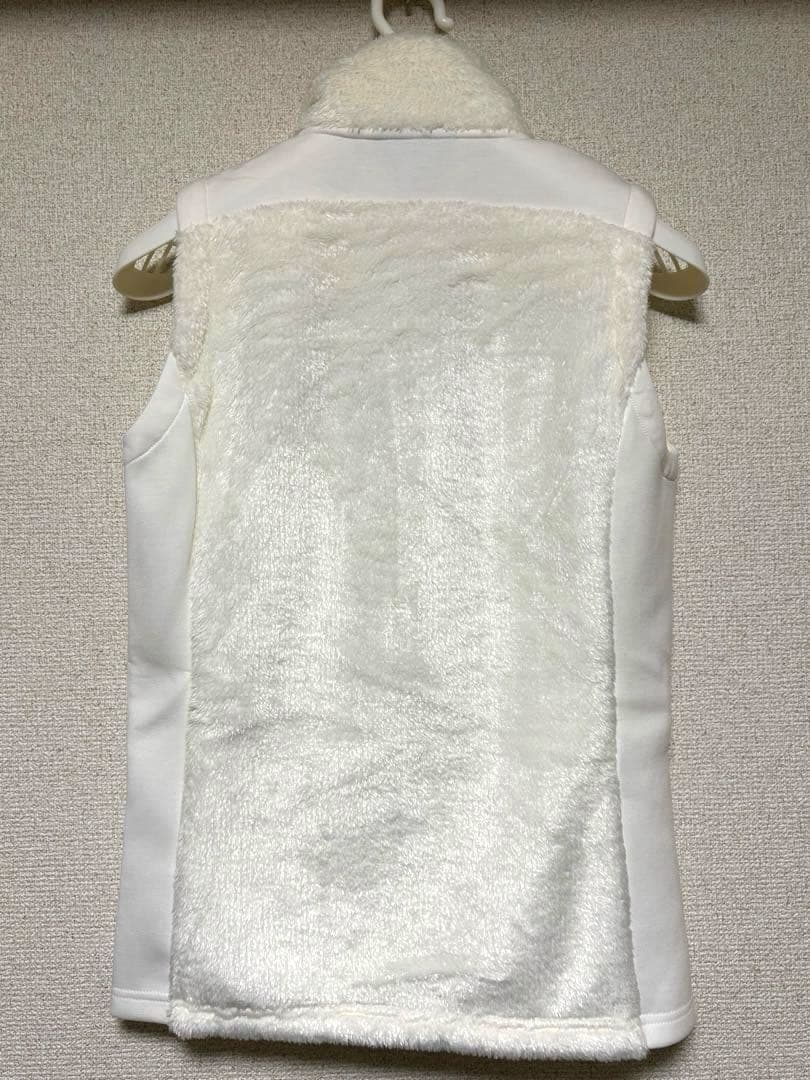 TaylorMade ホワイト系　ベストM