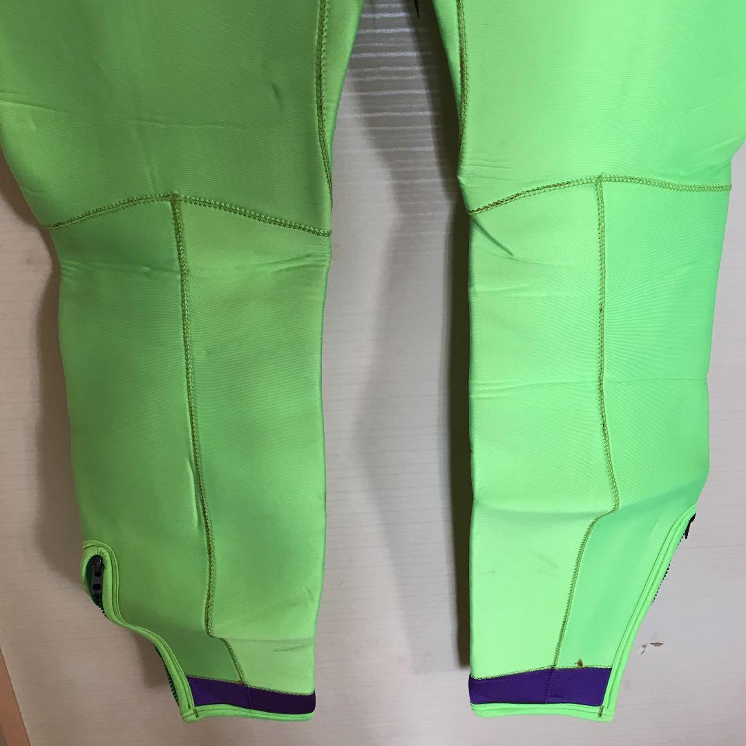 ウェットスーツ