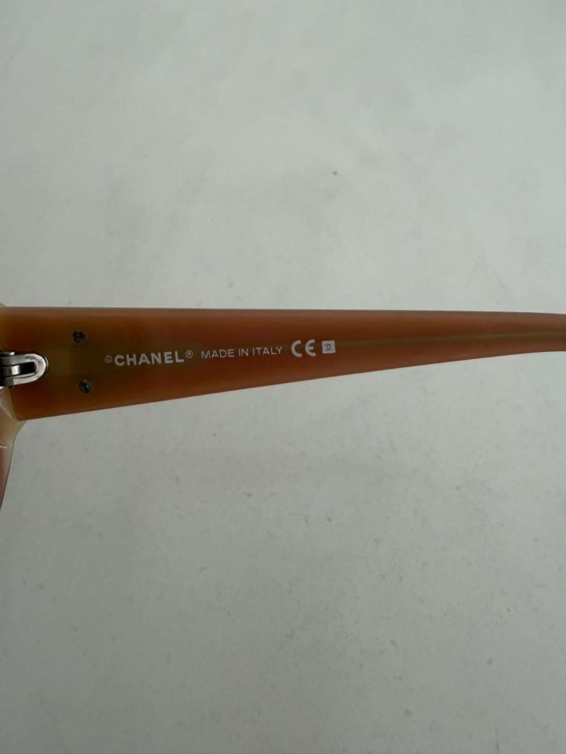 CHANEL レッドサングラス ブラウンレンズ