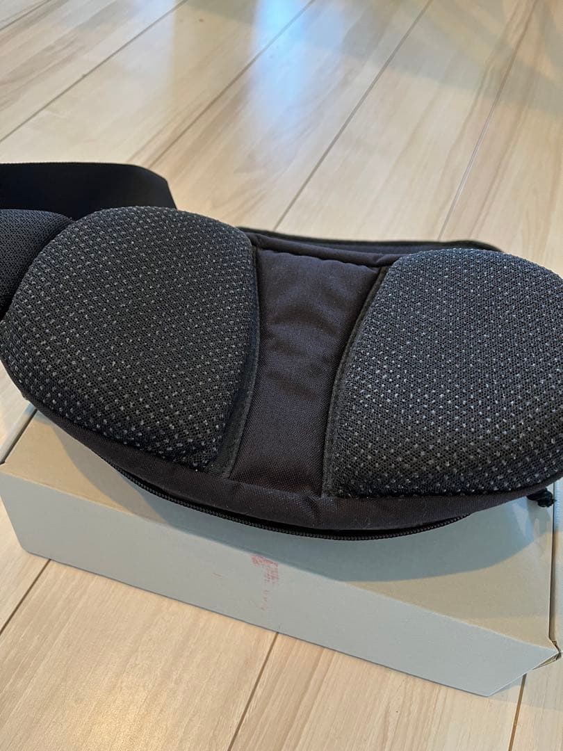 Hugoo ブラック×ミルクティーベージュ　2025最新　ヒップシート 収納袋付