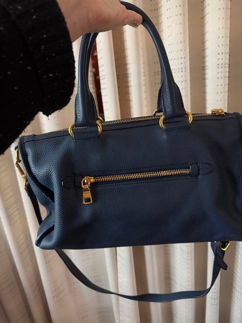 PRADA ネイビー レザー ショルダーバッグ