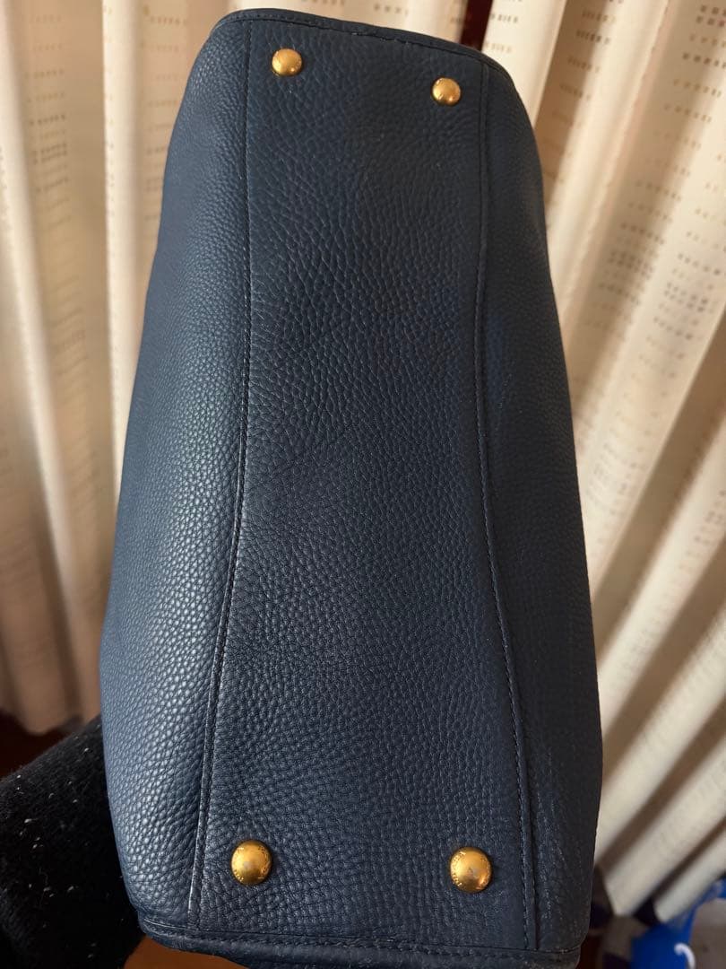 PRADA ネイビー レザー ショルダーバッグ