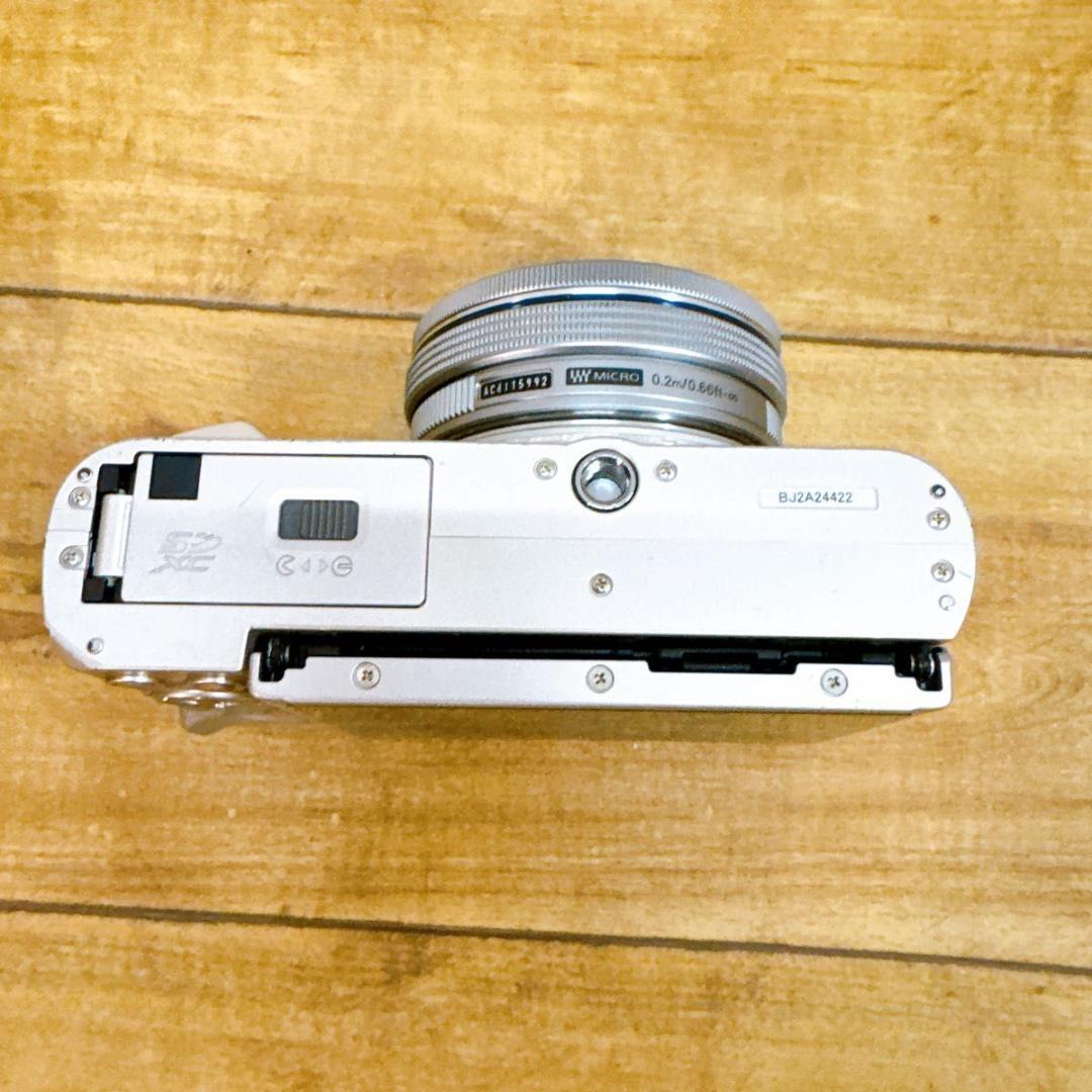 OLYMPUS ミラーレス一眼　E-PL9 ダブルレンズキット