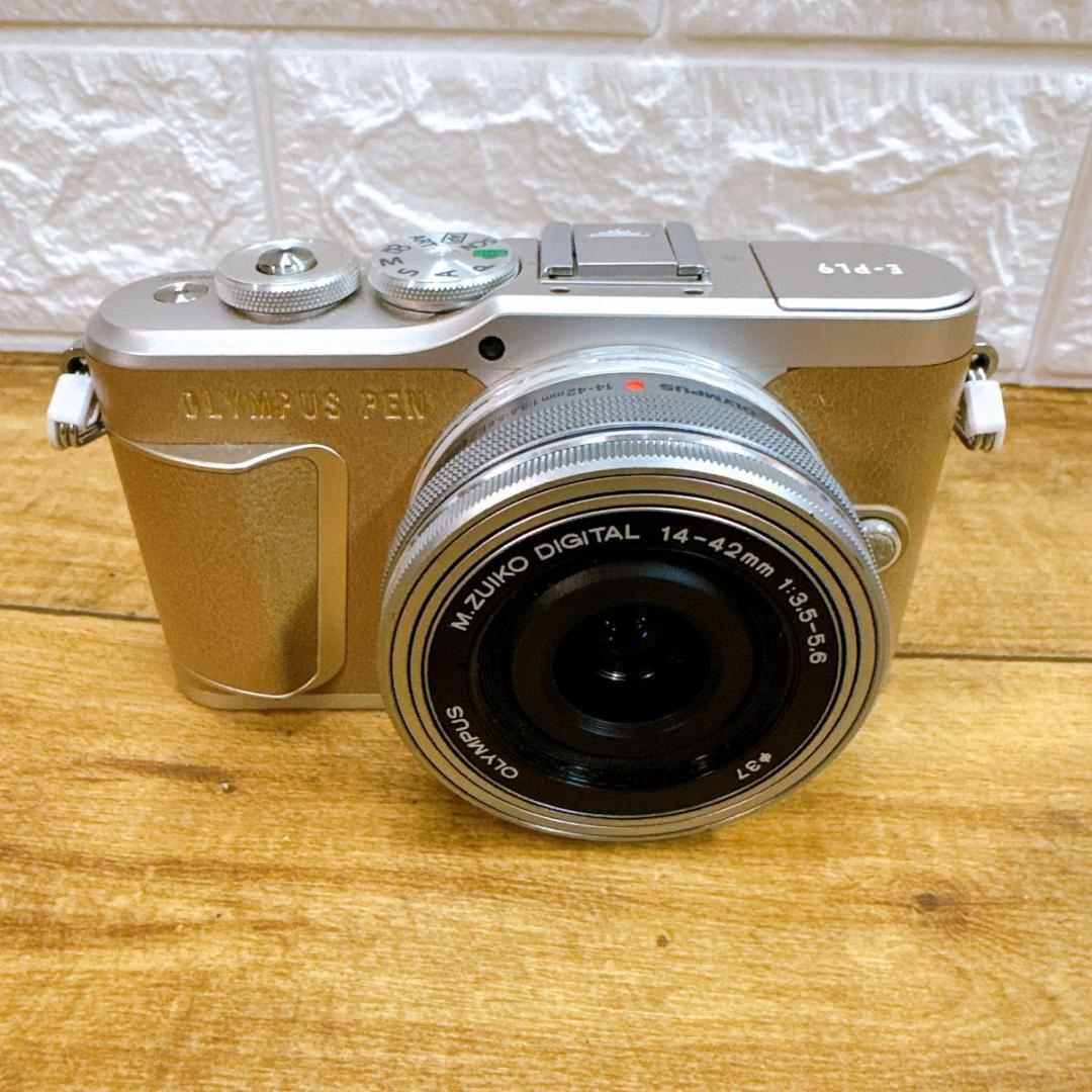 OLYMPUS ミラーレス一眼　E-PL9 ダブルレンズキット