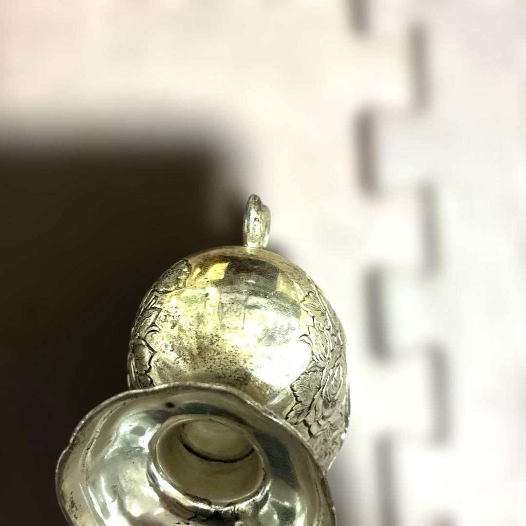 ヴィンテージ シルバープレート シュガー ポットエンボス加工のバラ