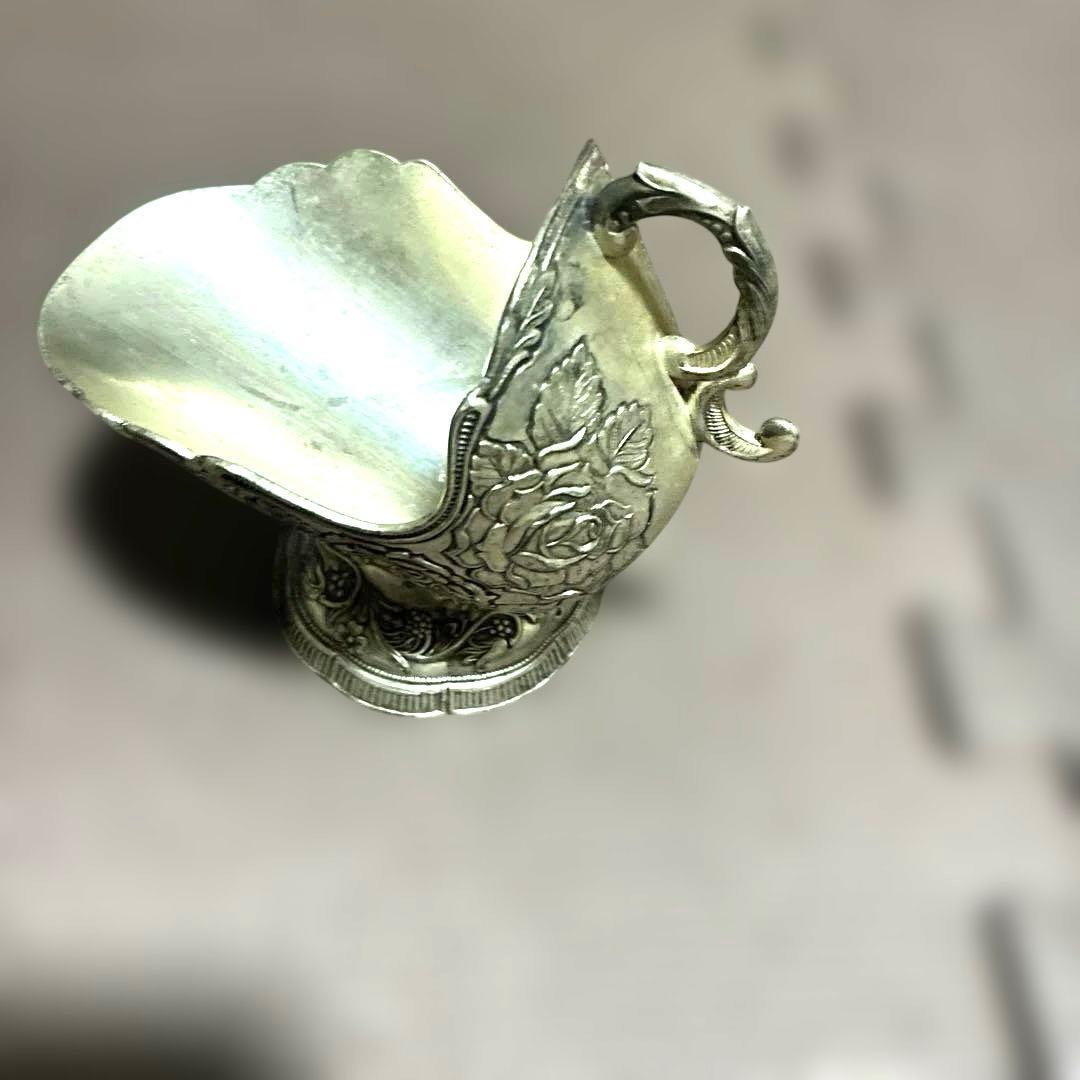 ヴィンテージ シルバープレート シュガー ポットエンボス加工のバラ