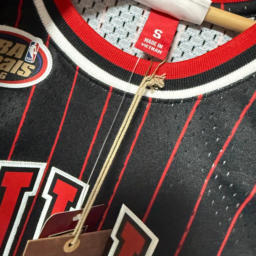 ウェア NBA PLAYBOICARTI M&N JERSEY CHICAGOBULLS