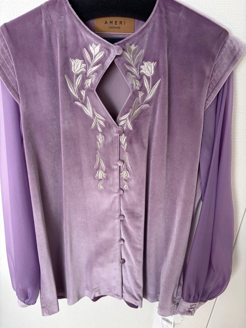 トップス AMERI UND VELOUR EMBROIDERY BLOUSE