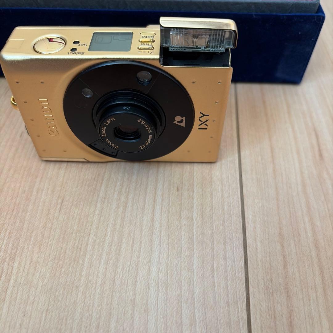 キヤノン60周年を記念して発売された特別限定モデルです。