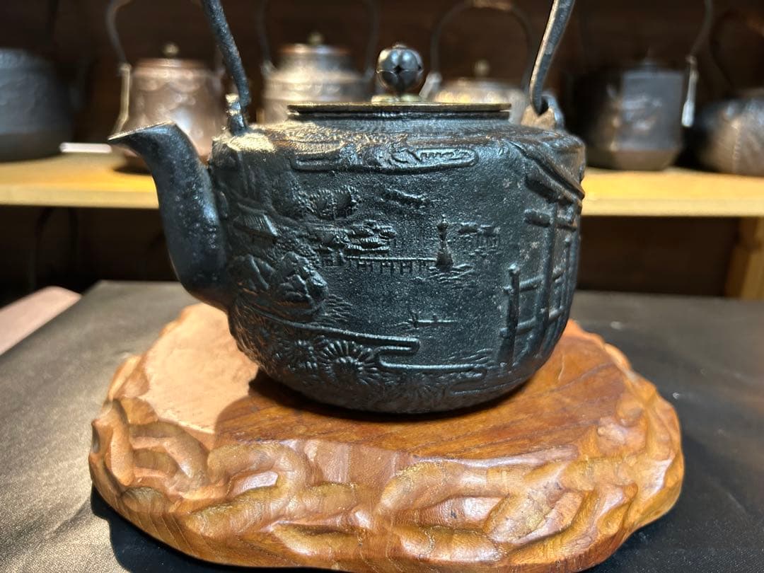 龍文堂造　道安型　金閣寺　唐草模様　鉄瓶 古美術 金属工芸 時代物 煎茶道具