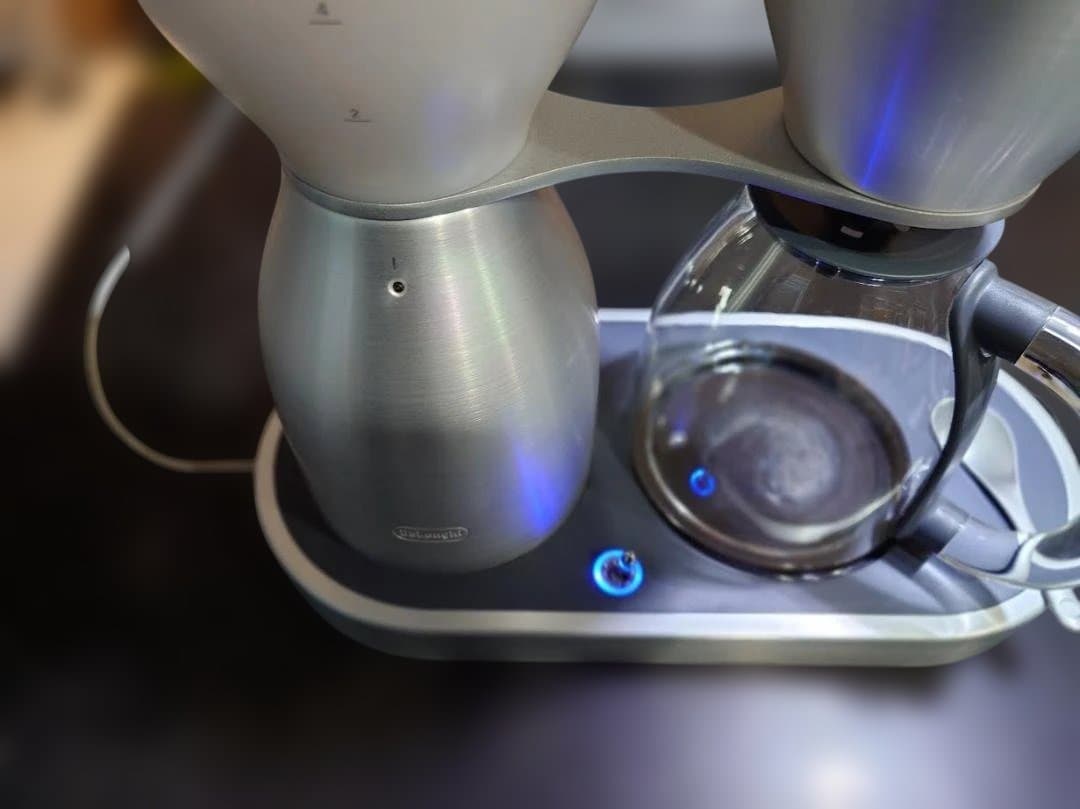 デロンギ　ドリップコーヒーメーカー　CM900J