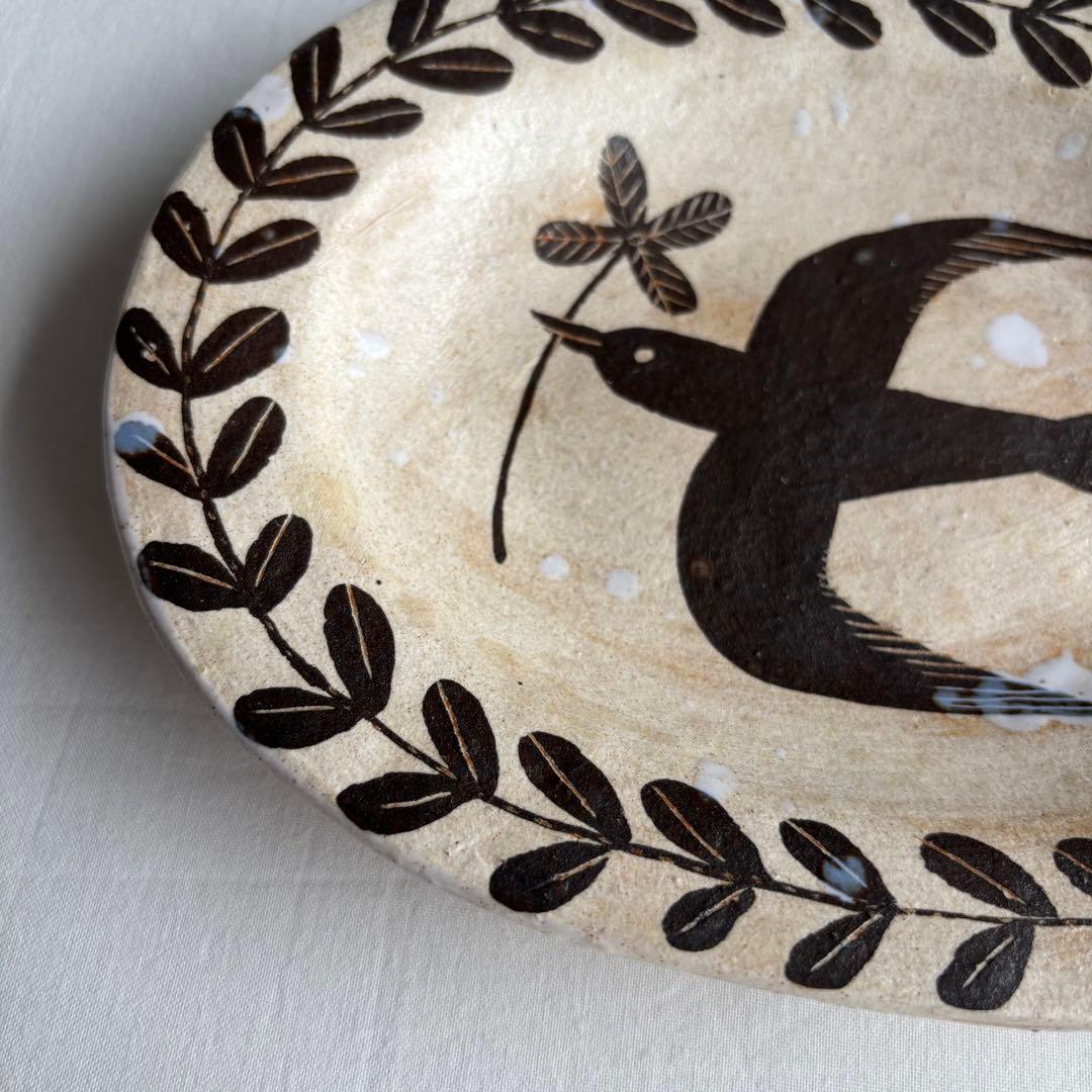 鹿児島睦　楕円　オーバルプレート　器　皿　鳩　ツバメ　鳥　草花　かごしままこと