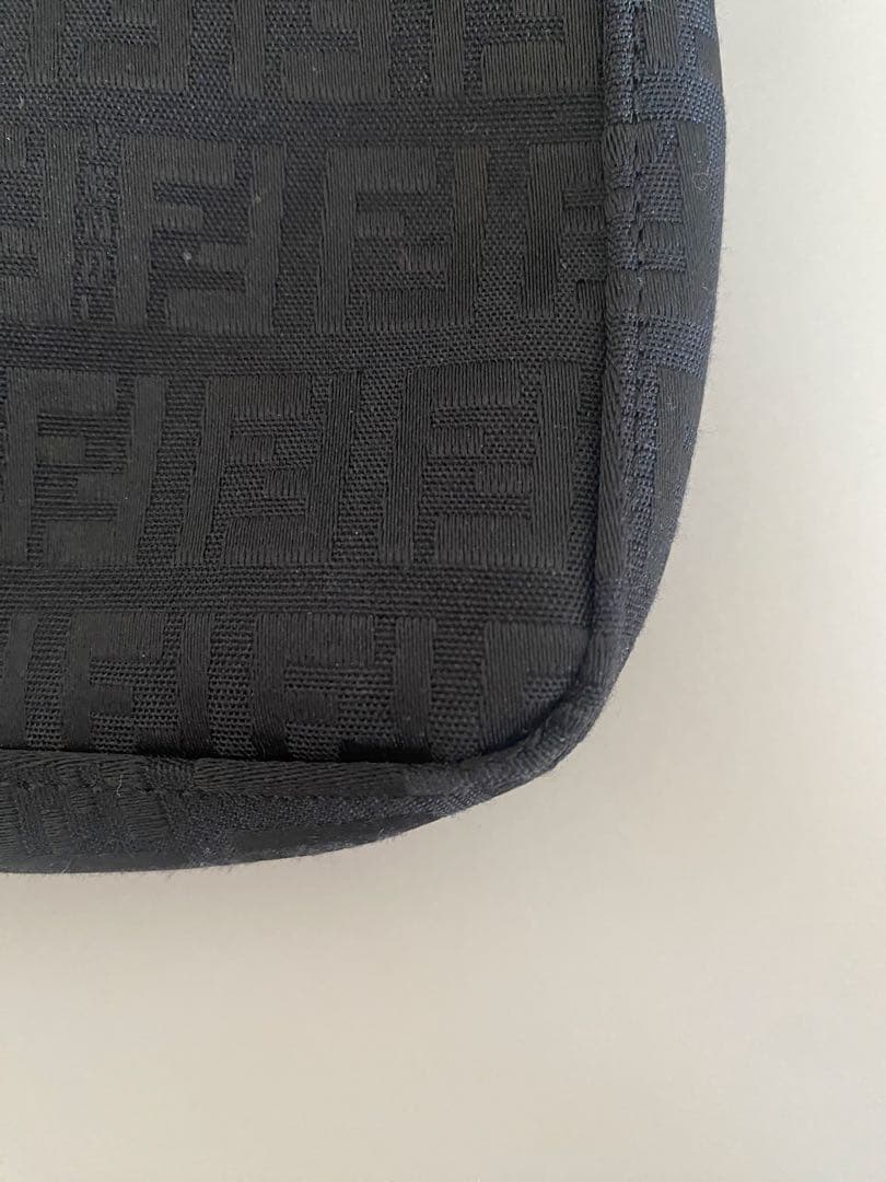 FENDI ズッキーノ　ズッカ柄　アクセサリーポーチ　ブラック