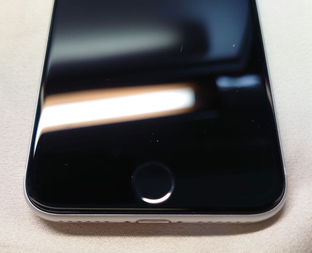 iPhoneSE 第2世代 本体 ホワイト 64GB バッテリー容量83%