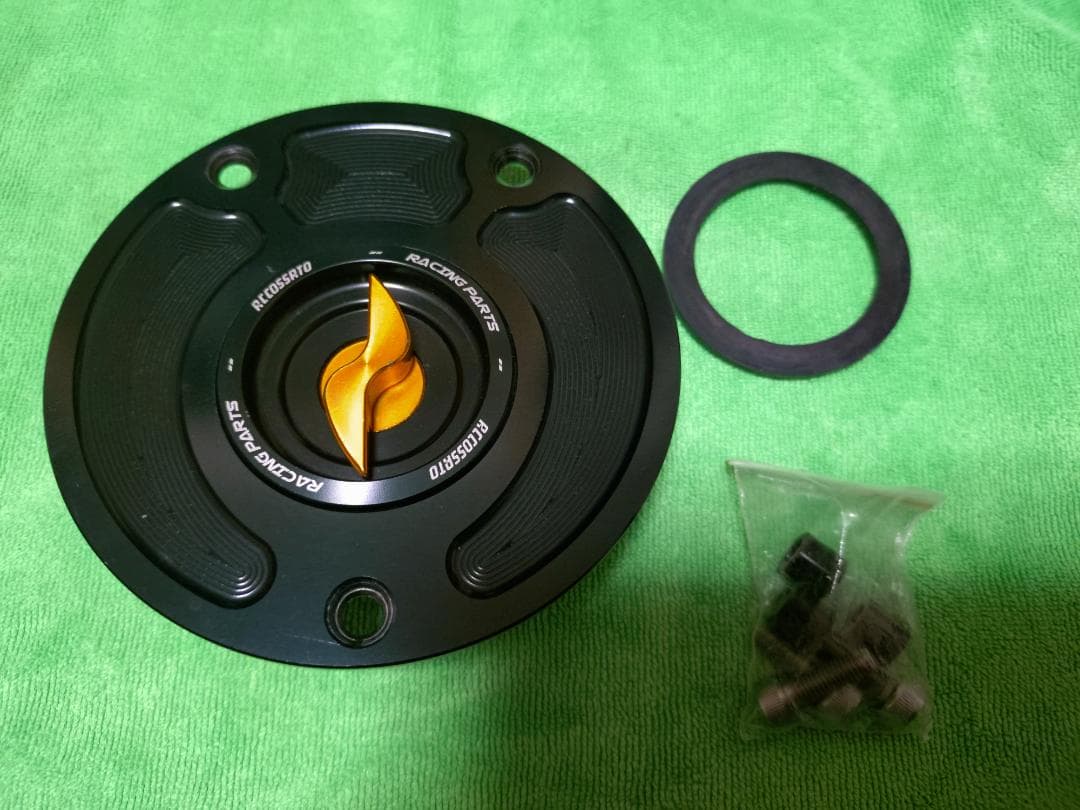 ACCOSSATO アコサットアルミタンクキャップ