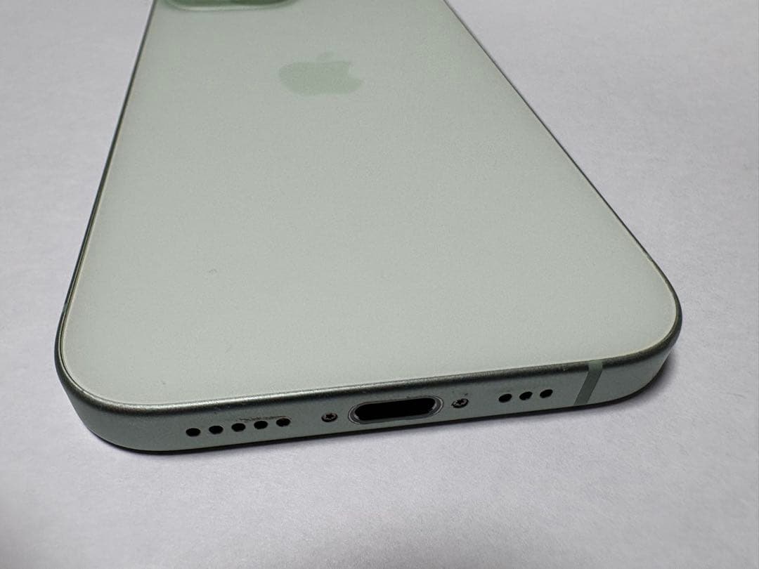 iPhone15 本体　グリーン　SIMフリー