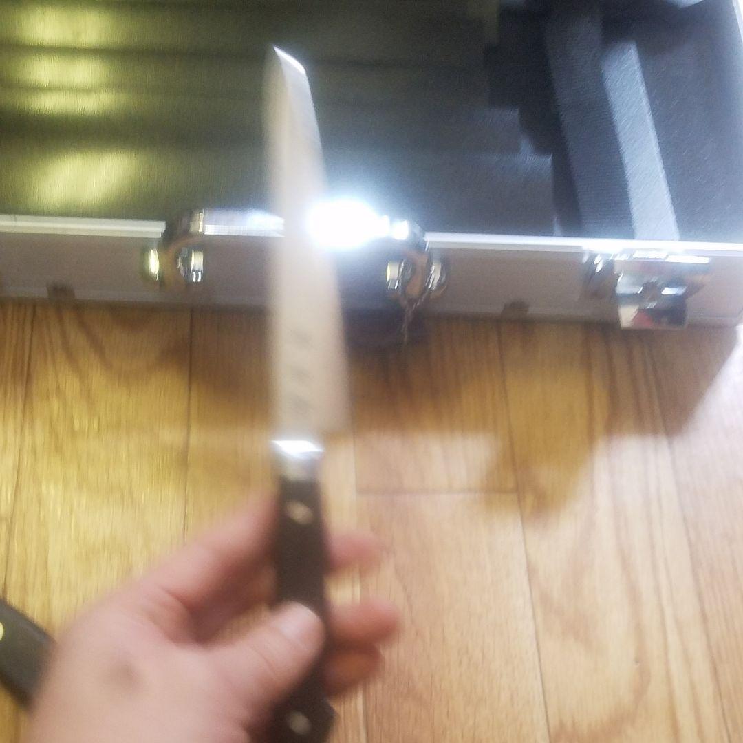 包丁ケースと包丁４本です。