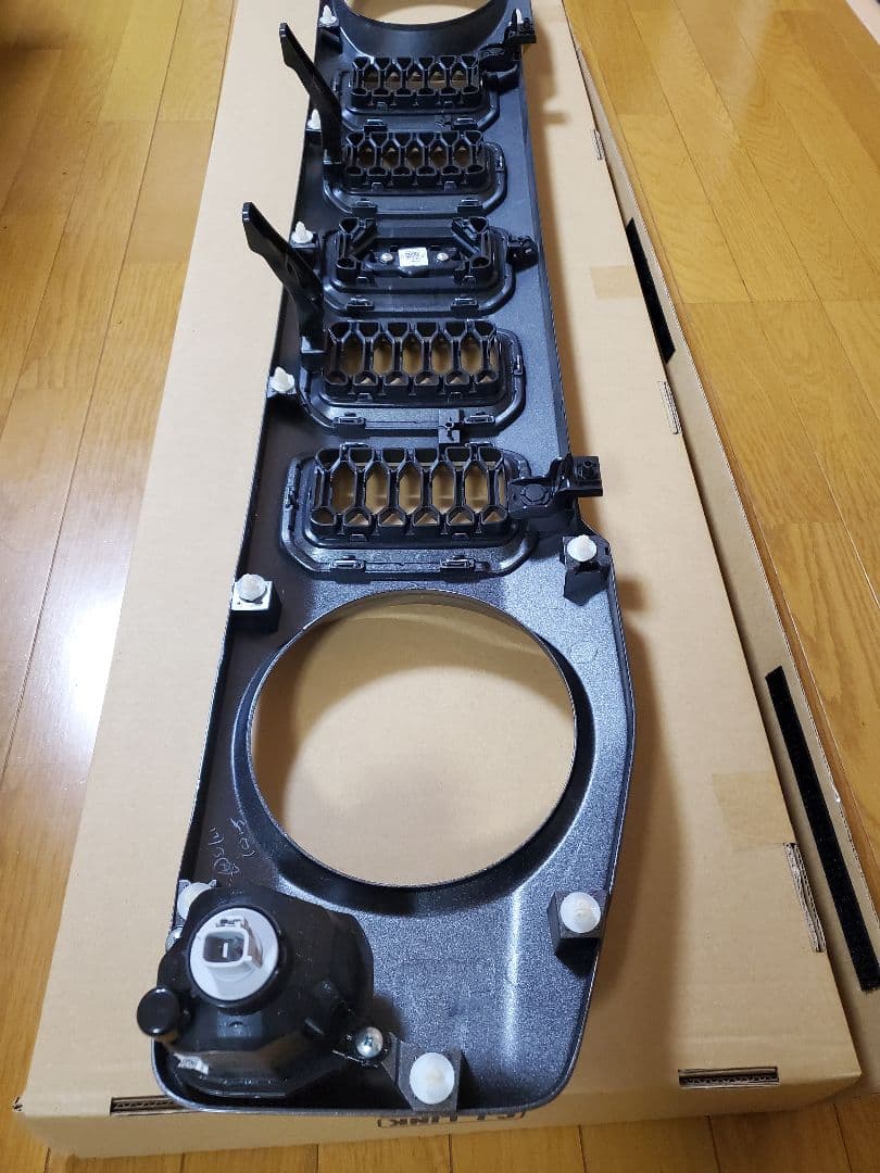 ジムニーノマド　純正　グリル