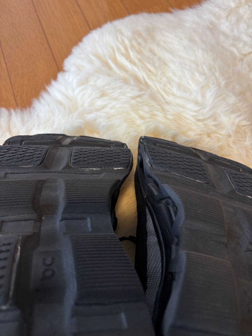 On ブラック ランニングシューズ　クラウドモンスター2