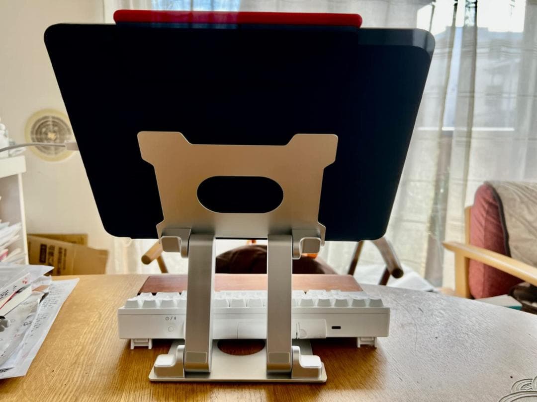 耐久性抜群 折りたたみ式 iPadスタンド