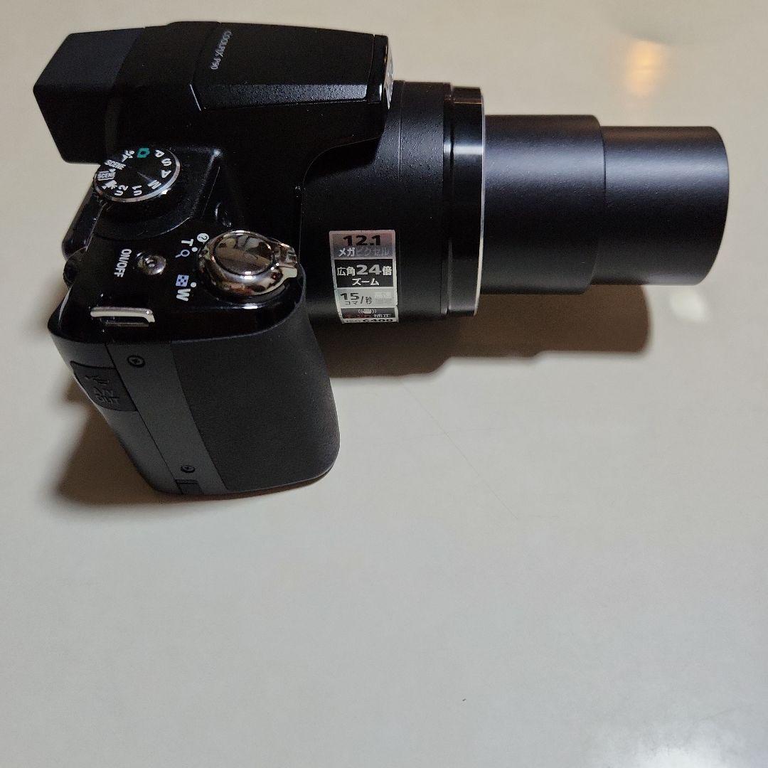 Nikon Coolpix P90 本体と付属品