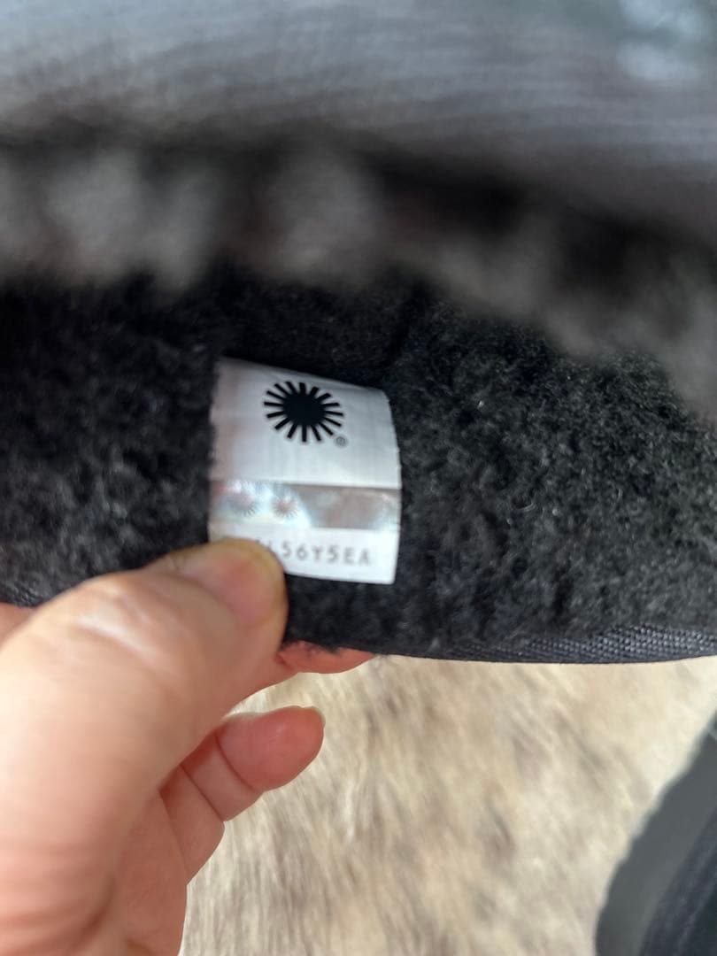 専用　美品 UGG クラシックミニ ラバーロゴ 25 アグ ブーツ ブラック 黒