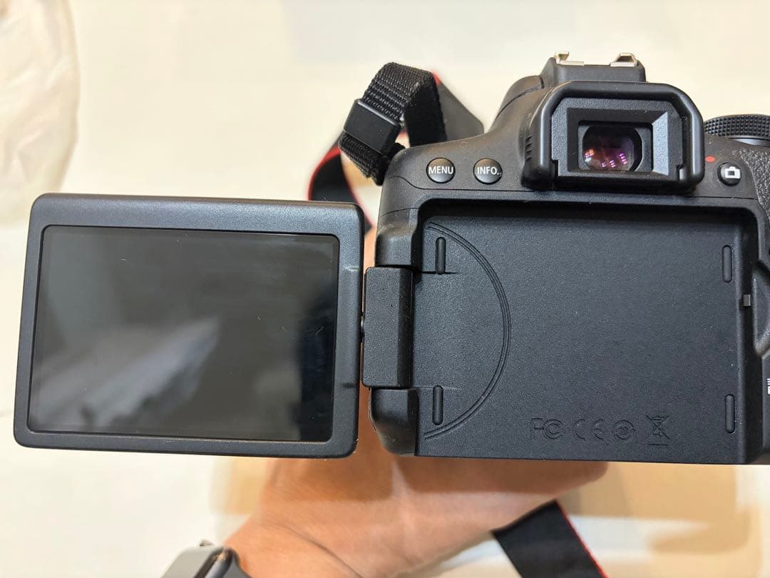 【美品】Canon EOS Kiss X8i デジタル一眼レフ レンズキット