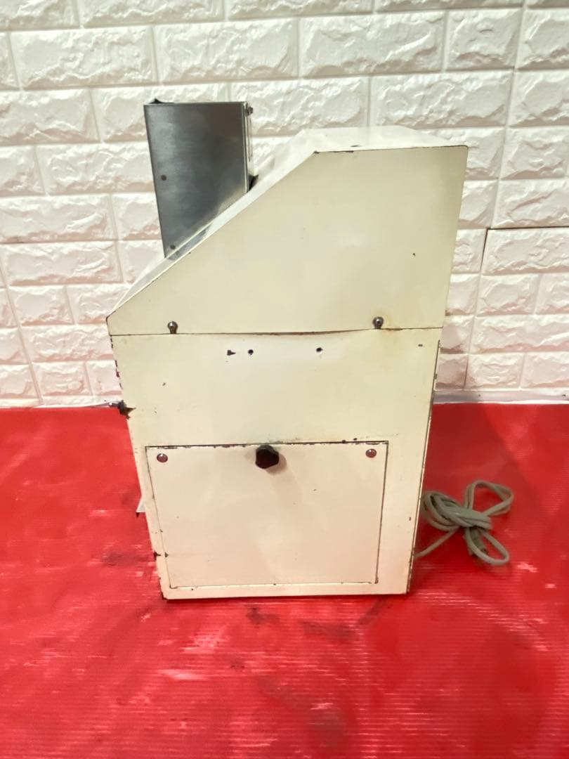 富士島工機製の**生パン粉製造機「MiNi-PANKO PK-III」