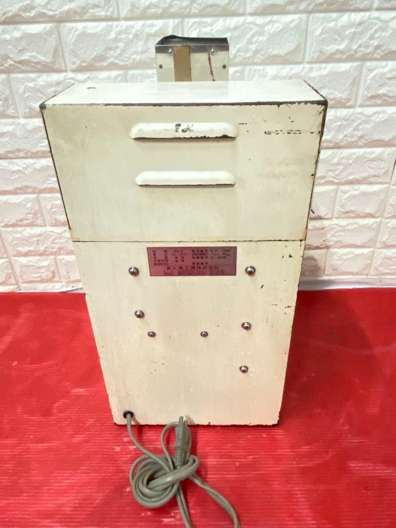 富士島工機製の**生パン粉製造機「MiNi-PANKO PK-III」