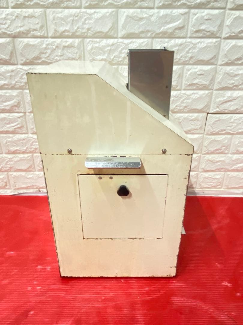 富士島工機製の**生パン粉製造機「MiNi-PANKO PK-III」