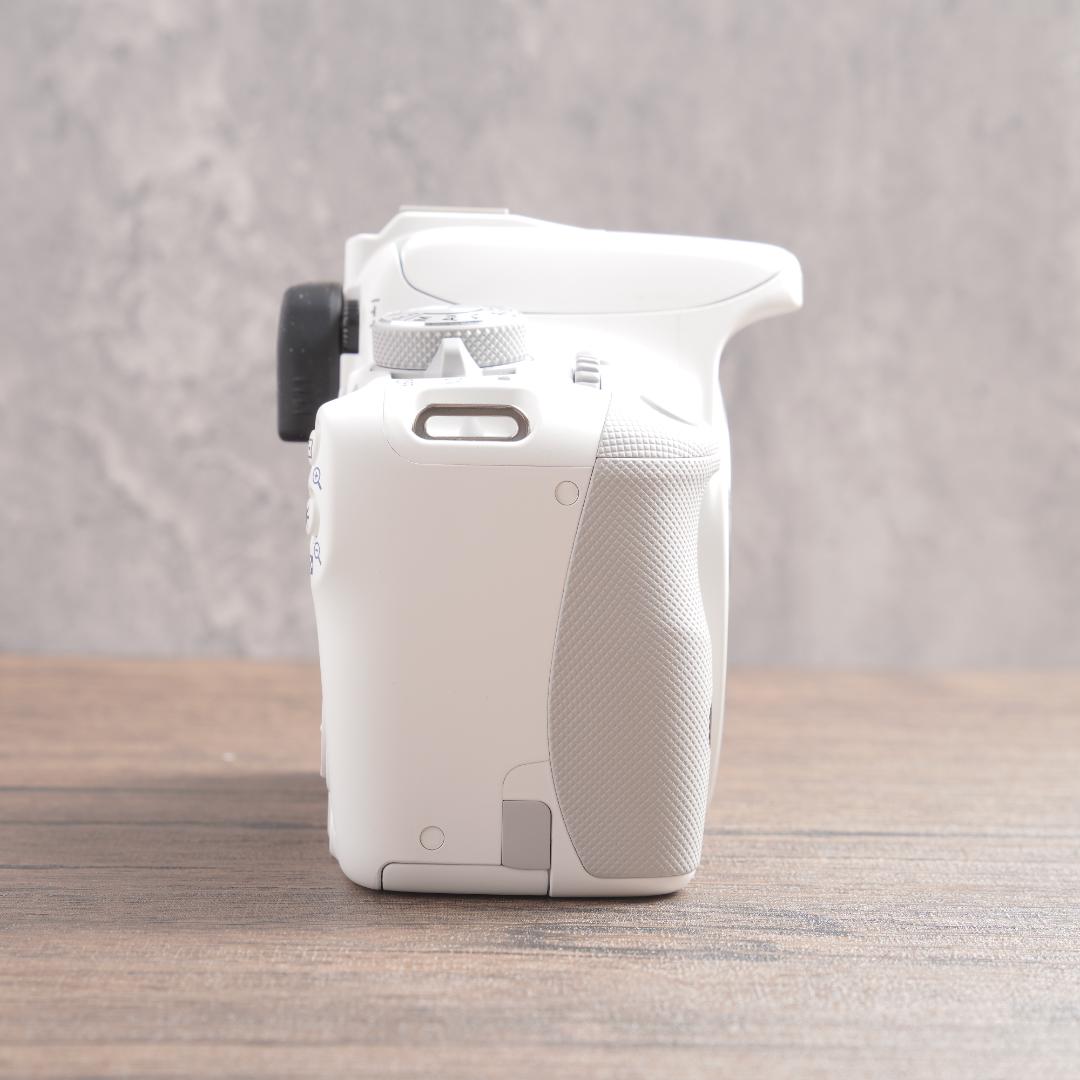 ✨ショット数207回で新品級✨ホワイト✨Canon Kiss X7　1024-1