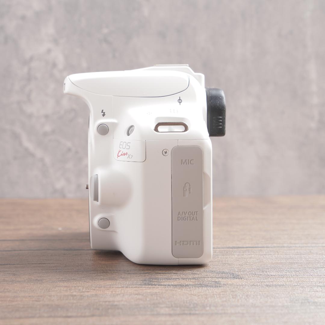 ✨ショット数207回で新品級✨ホワイト✨Canon Kiss X7　1024-1
