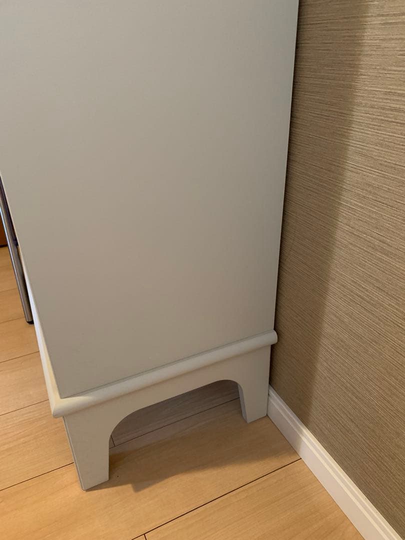 送料込み　IKEA イケア　LOMMARP ロマルプ 本棚 4段 アイボリー