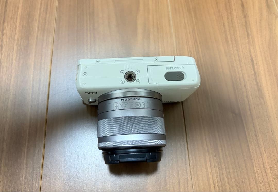 EOS M10 ミラーレス一眼カメラ