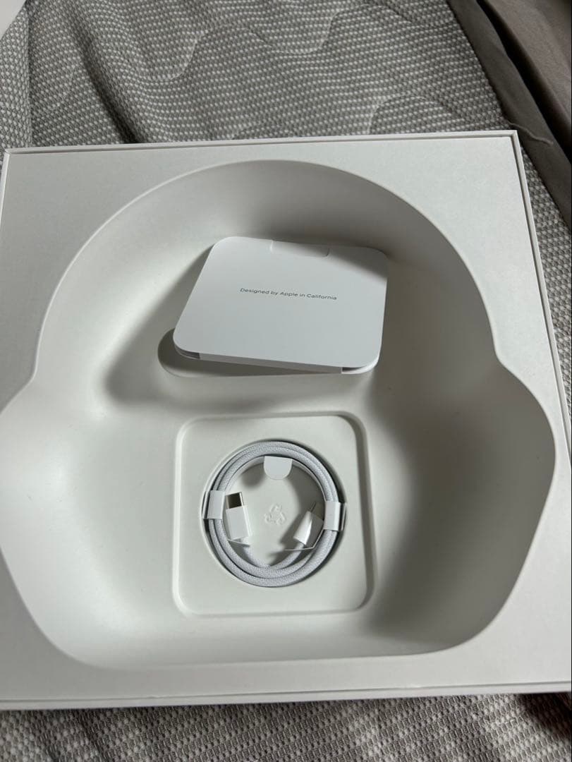 AirPods Max スターライト　本体