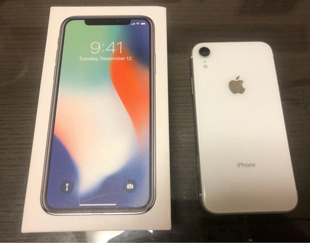iPhone XR ホワイト本体 64GB