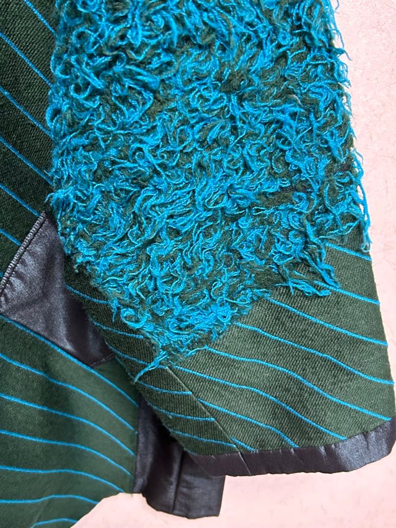 イッセイミヤケ　　フード付き厚手半コート