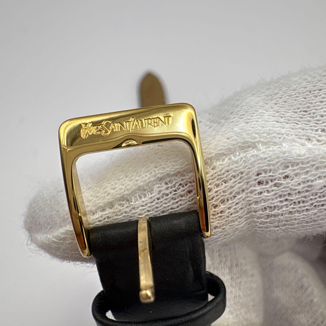 Yves Saint Laurent ブラックレザー時計　不動