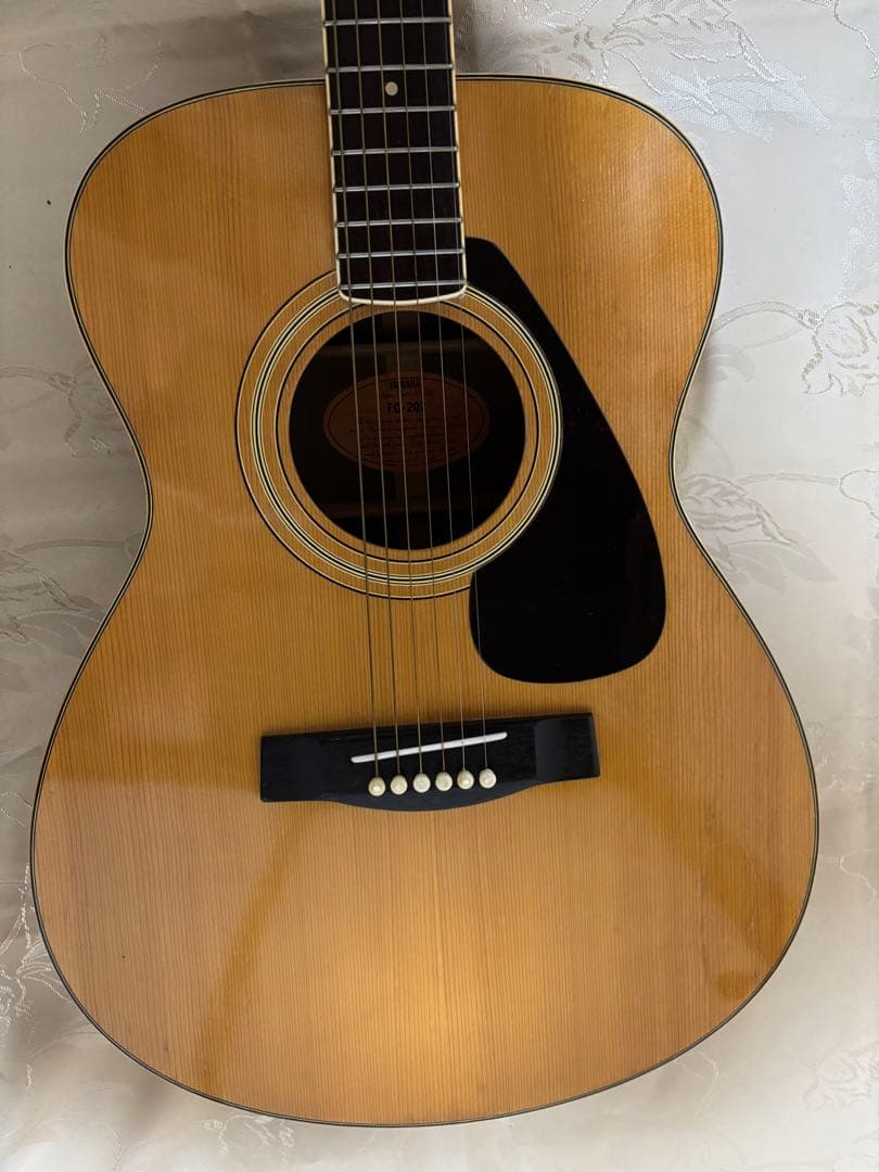 【ハードケース付き‼️】YAMAHA FG-202 アコースティックギター