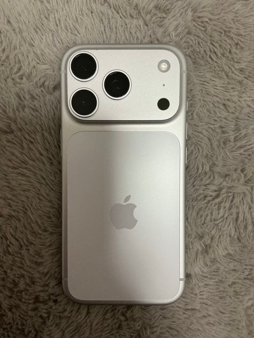 即日発送　Apple iPhone17pro シルバー　1TB
