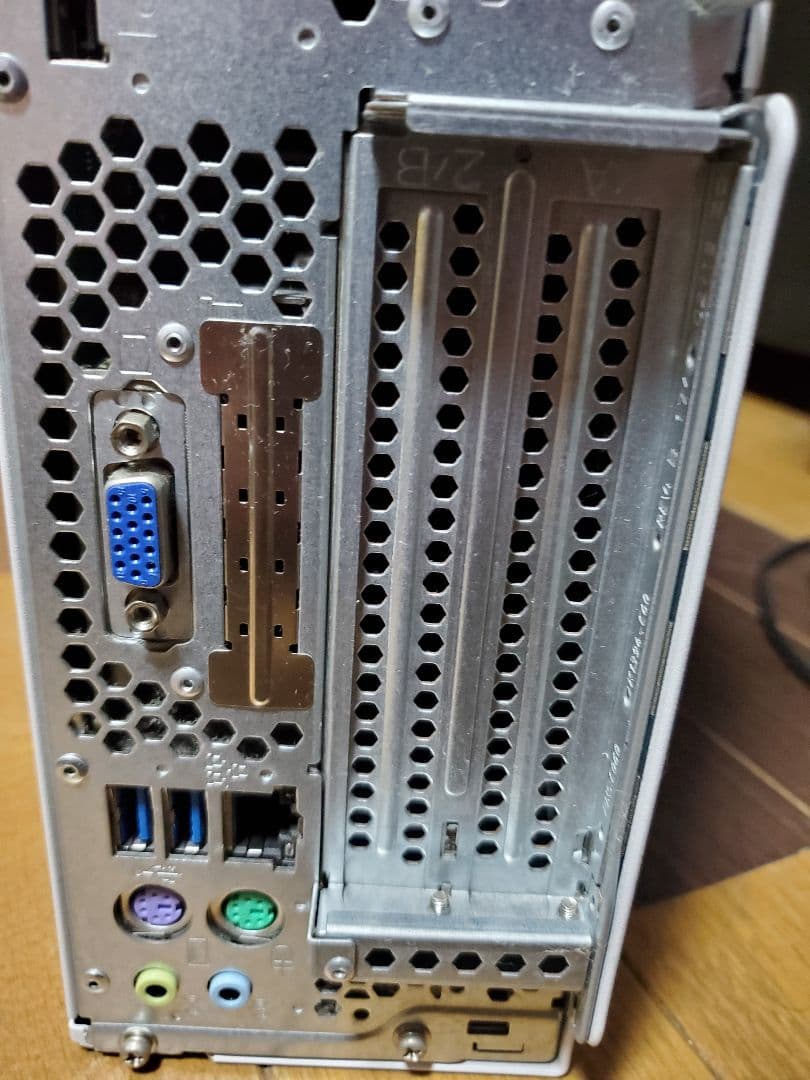 Fujitsu製 ESPRIMO D588/TX　新品換装済み有