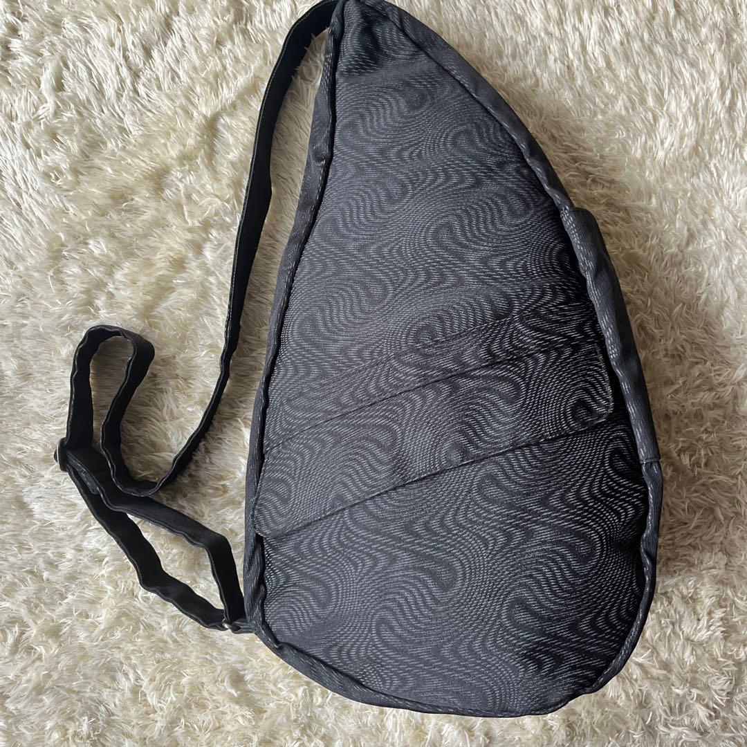 極美品　ヘルシーバックバッグ Mサイズ 9リットル 黒　ブラック