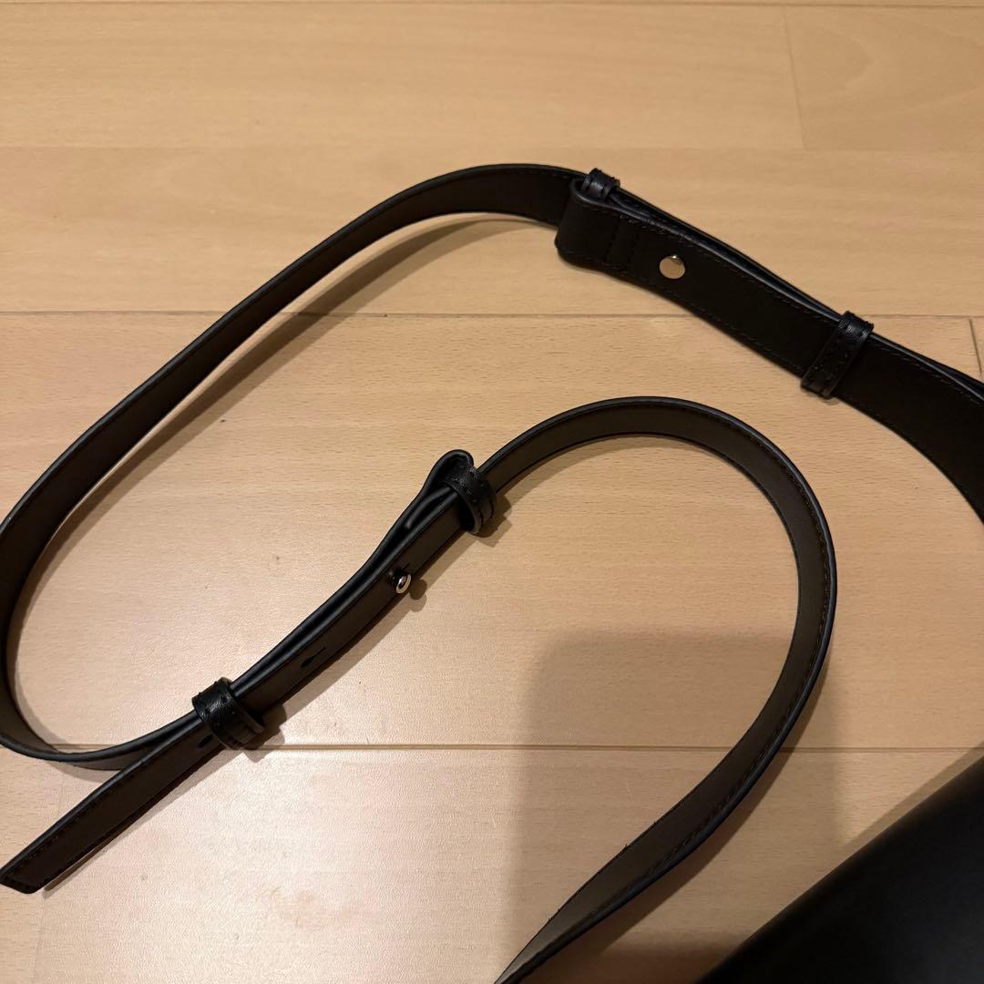 CHARLES&KEITH ナスリン　ジオメトリックショルダーバッグ　ブラック