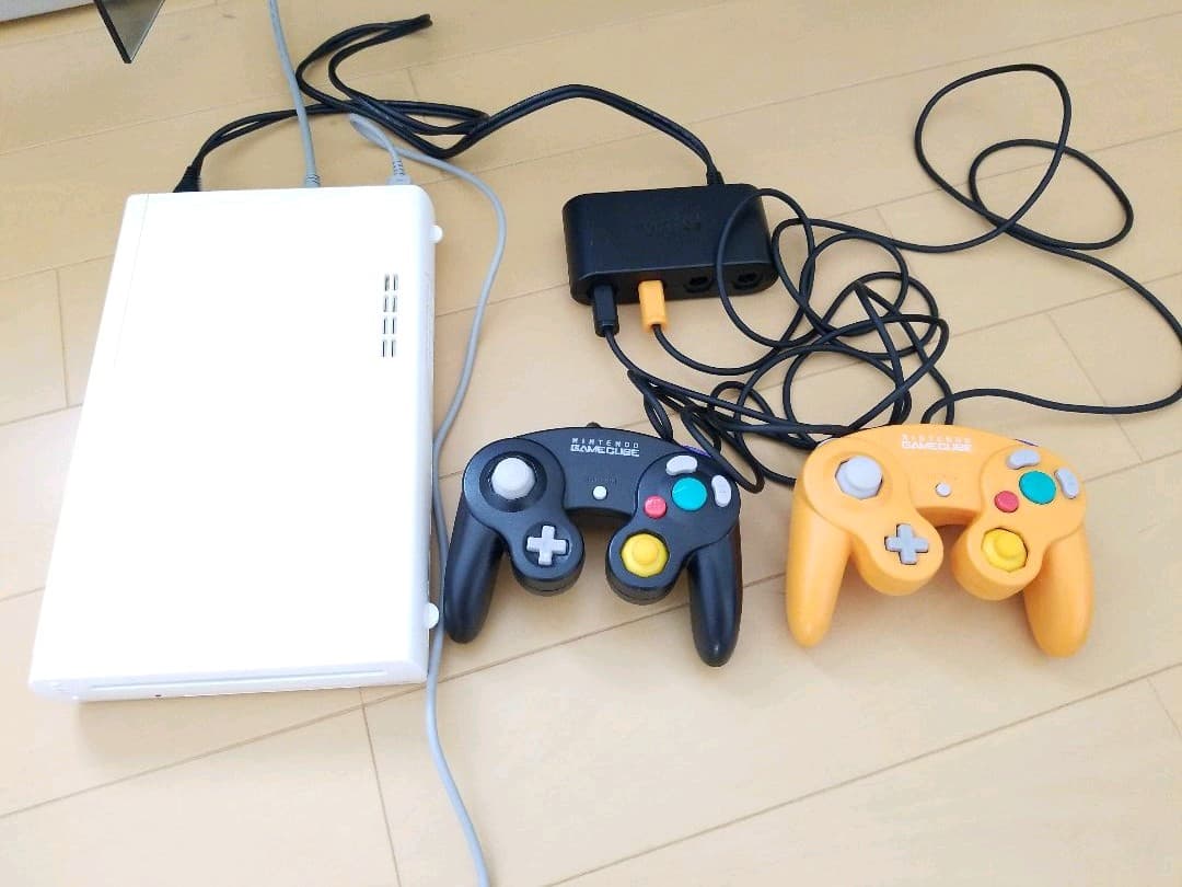 ニンテンドー GCコントローラ ブラック　オレンジ　接続アダプター