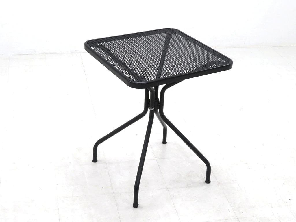 展示品　アクタス　エミュ　emu ガーデンテーブル　ダイニングテーブル　カフェ