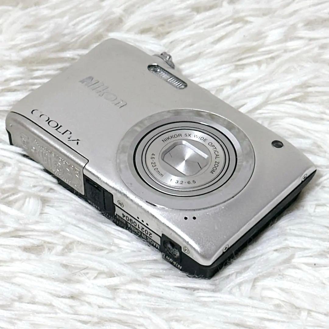 Nikon COOLPIX A100 デジカメ シルバー デジタルカメラ