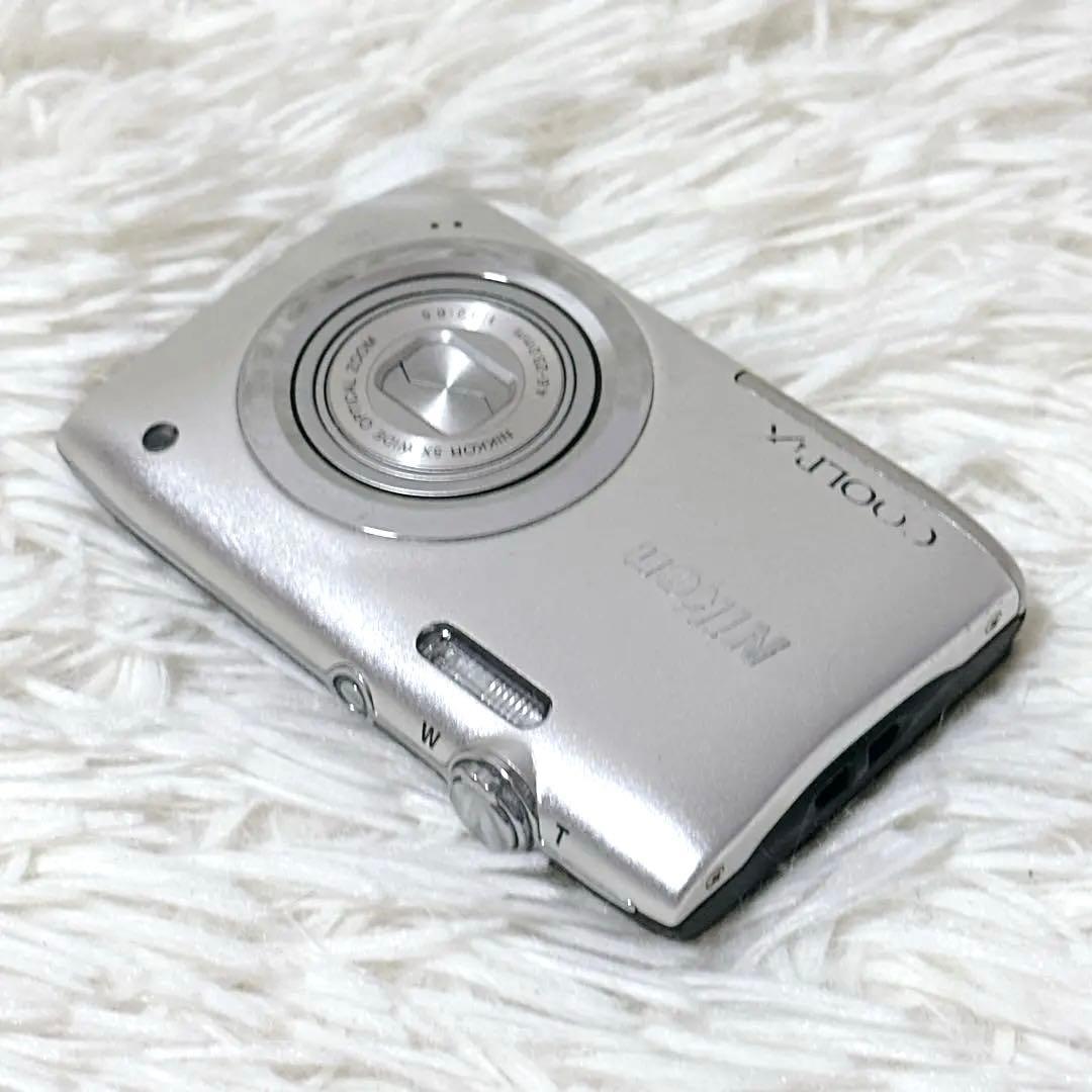 Nikon COOLPIX A100 デジカメ シルバー デジタルカメラ