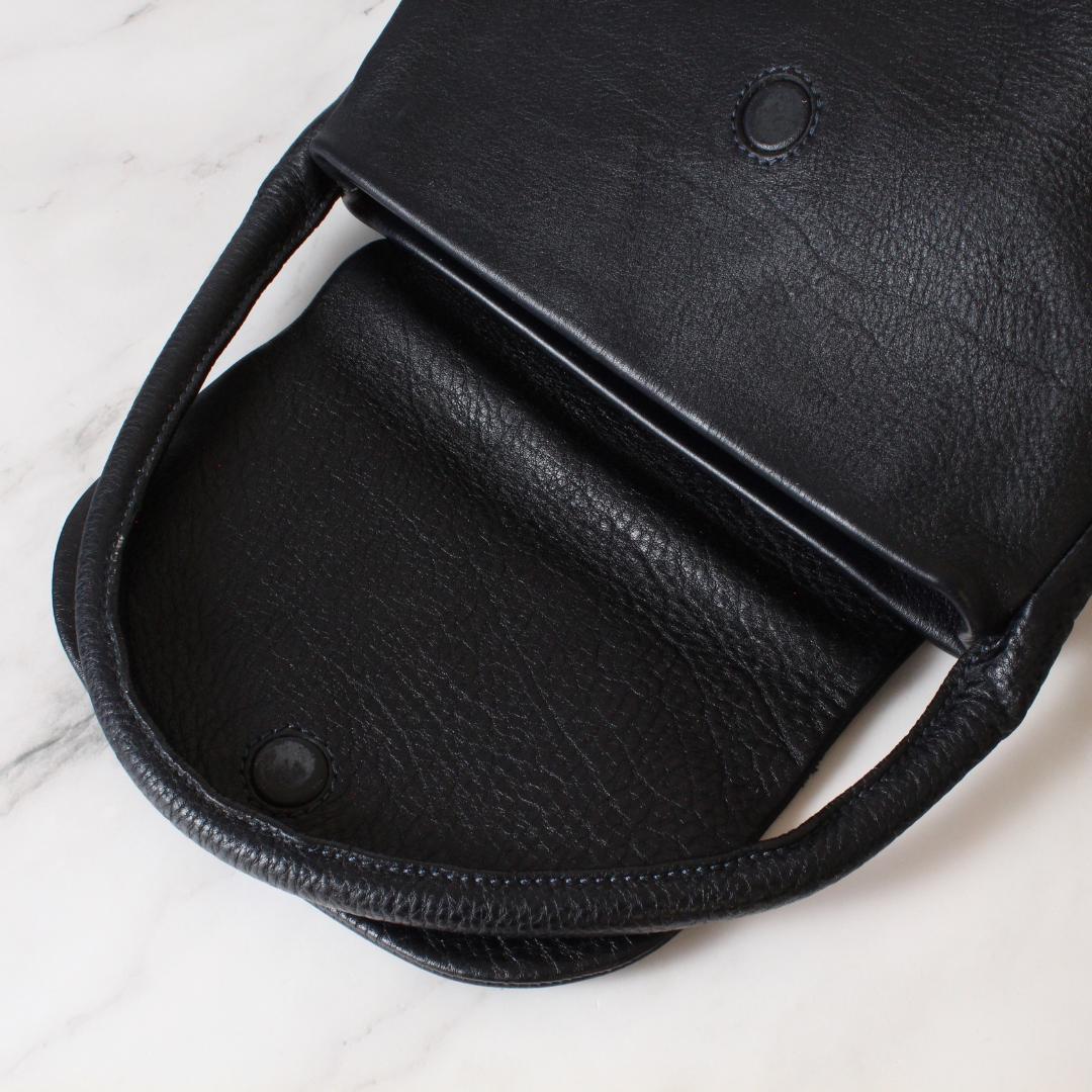 ヒロフ ハンドバッグ フォーマルバッグ ワンハンドル レザー シボ革 ブラック系